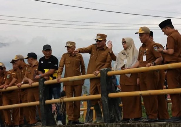 Walikota Sungai Penuh Tinjau Sungai Cangkin Pasca Banjir, Fokus Perbaikan Infrastruktur