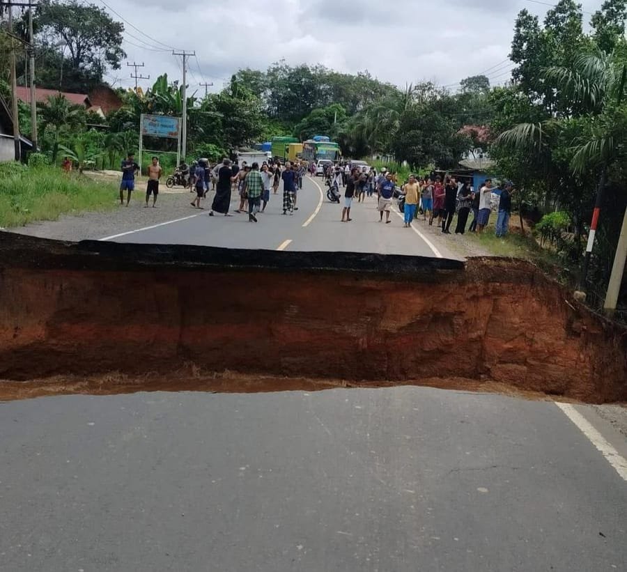 Breaking News: Jalan Jambi-Sumbar Via Bungo Putus