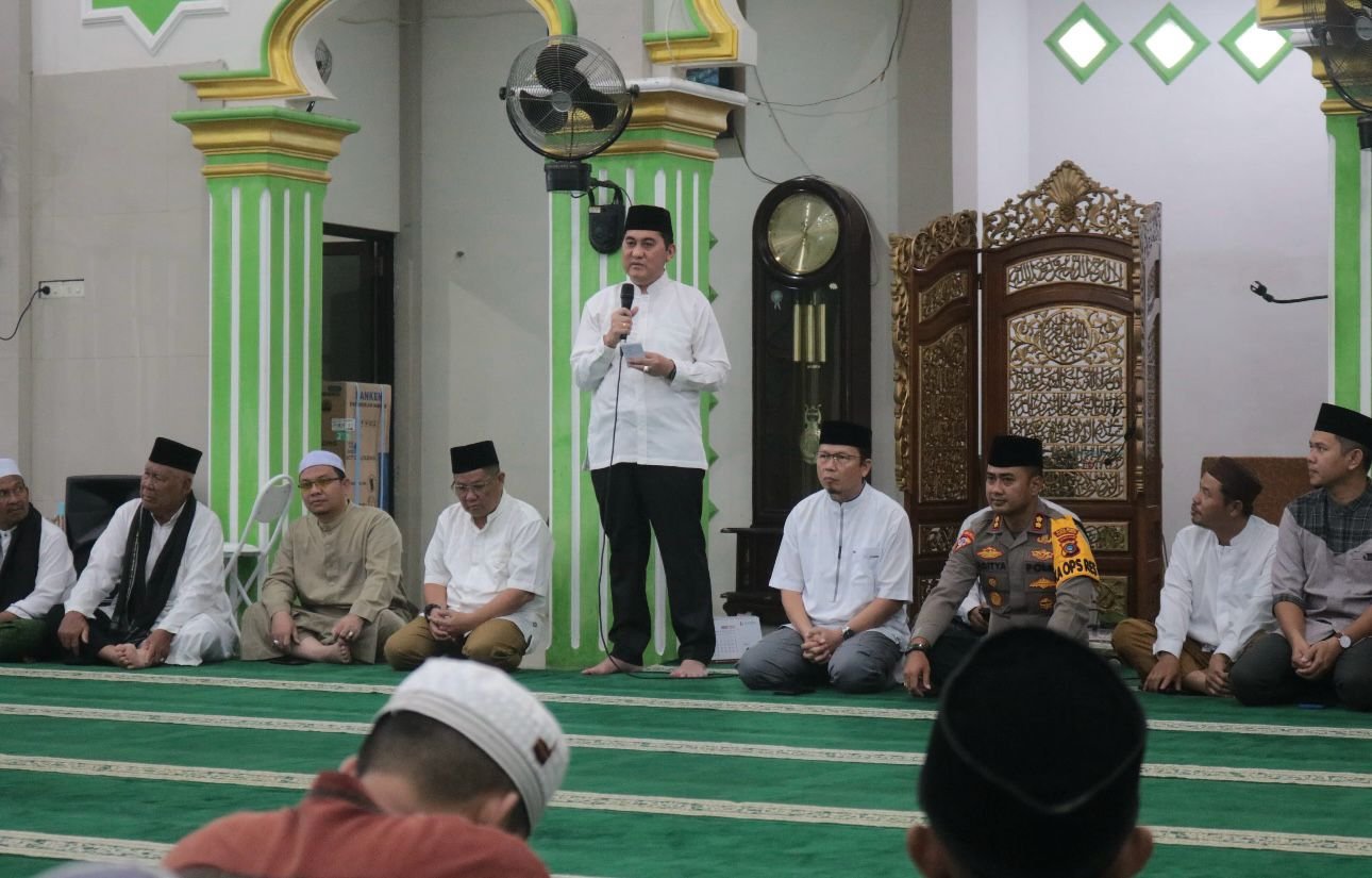 Safari Ramadan 1446 H: Kejari dan Bupati Bangka Tengah Bersilaturahmi di Desa Namang