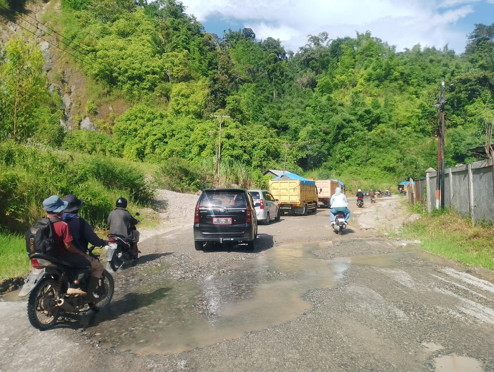 Jalan Nasional di Kerinci Rusak, Arus Mudik Lebaran Terancam
