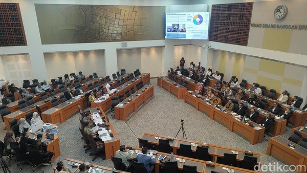 RUU Penyiaran dan AI: Inovasi atau Ancaman bagi Jurnalisme?