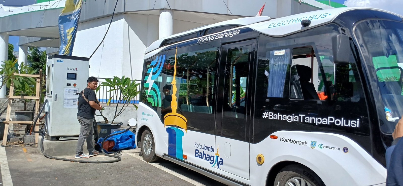Bus Listrik Beroperasi di Kota Jambi, Simak Rute dan Cara Naiknya