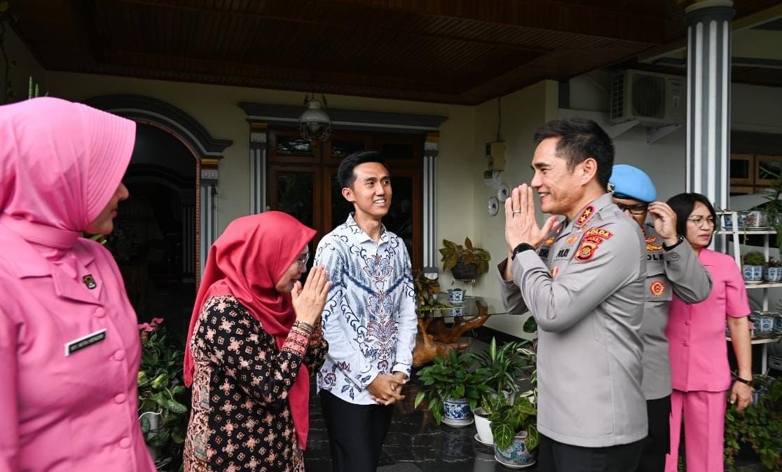 Hari Bhayangkara ke-79, Kapolda Jambi Anjangsana ke Rumah Mantan Kapolda Mukhlis