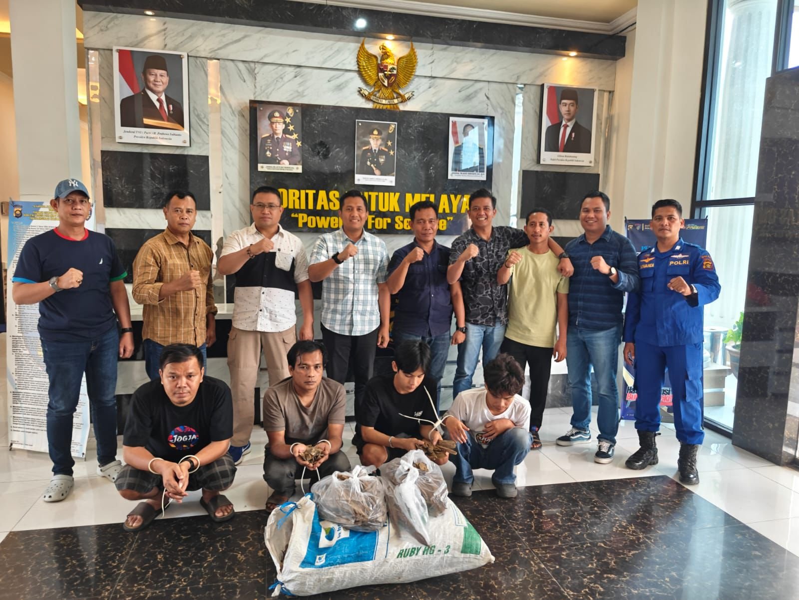 Modus Baru di Jambi! Sisik Trenggiling dan Kayu Garu Disembunyikan dalam Mobil