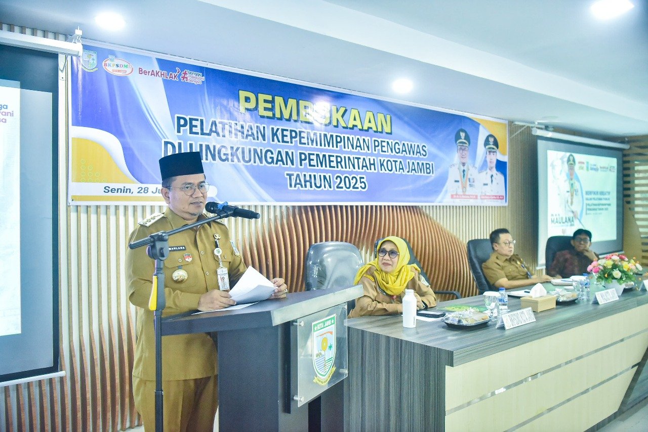 Wali Kota Maulana Resmi Buka Pelatihan Kepemimpinan Pengawas Tingkat Kota Jambi tahun 2025