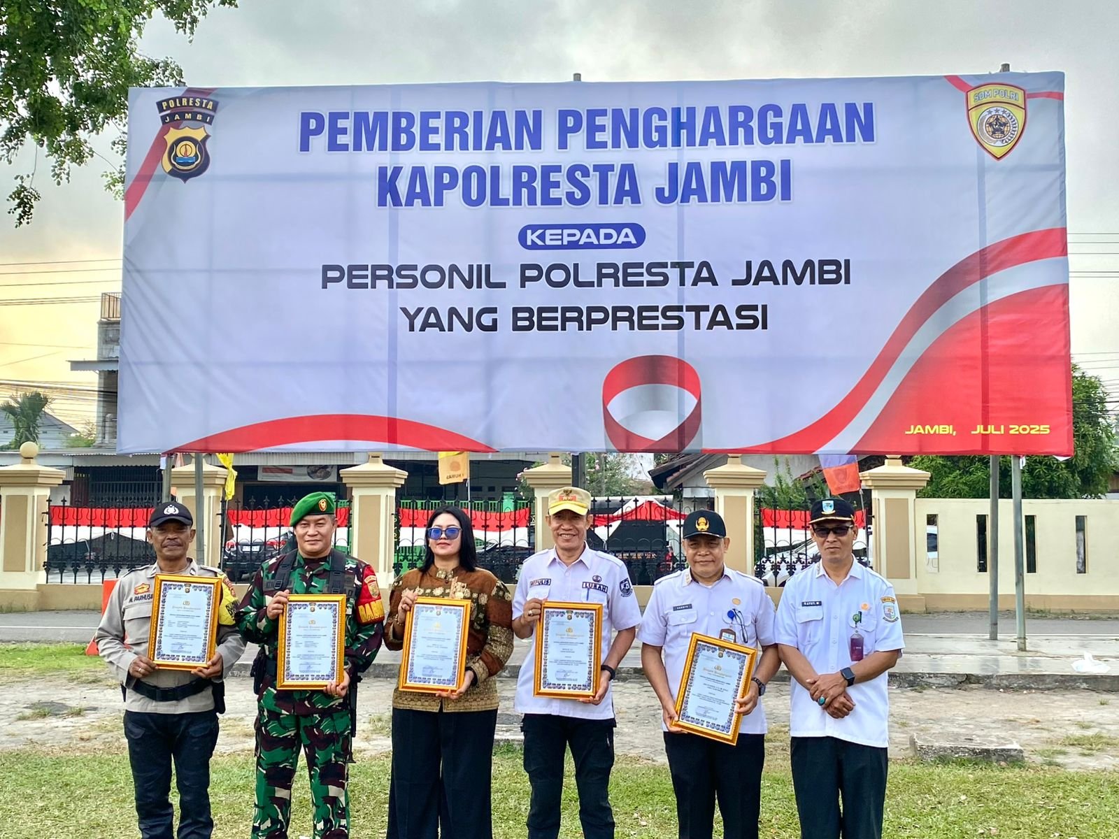 Partisipasi Warga dan Pendampingan Polri Antar Kelurahan di Kota Jambi Raih Prestasi Nasional