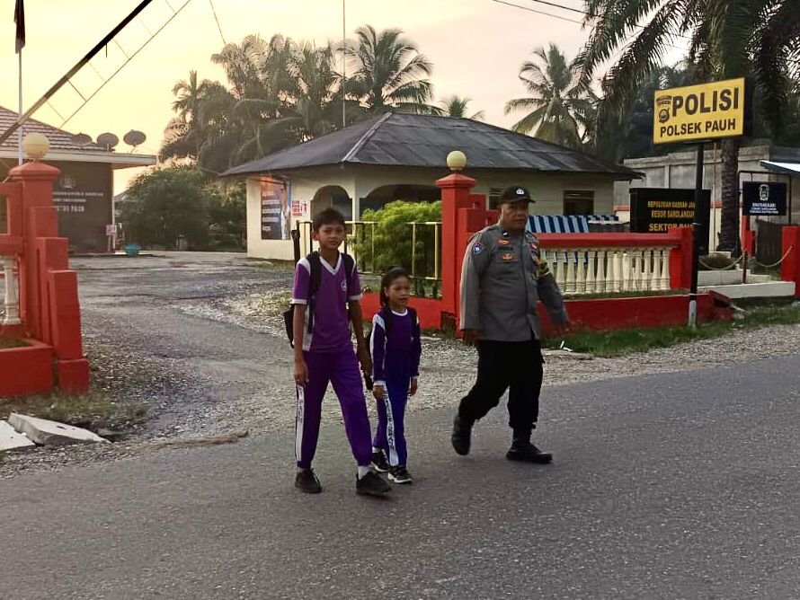 Tingkatkan Kamseltibcarlantas, Polisi Sarolangun Terjun Langsung di Jalan Raya