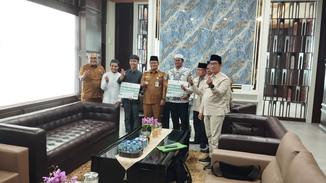 Wali Kota Jambi Salurkan Bantuan BOP ke 6 Masjid, Dorong Peran Aktif Tempat Ibadah