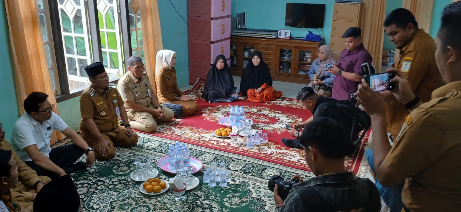 Wali Kota Jambi Serahkan Santunan Rp42 Juta untuk Keluarga Tukang Ojek yang Tewas Kecelakaan